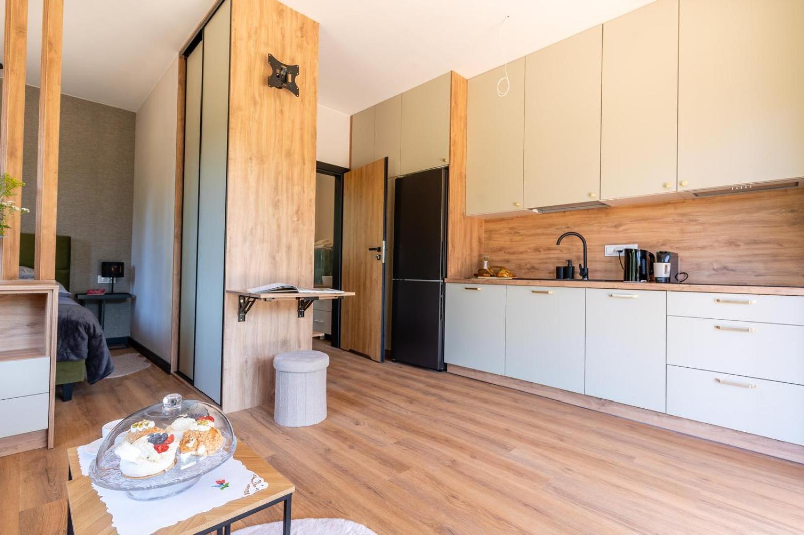 Zielona Zaba Hotel Derc Екстериор снимка