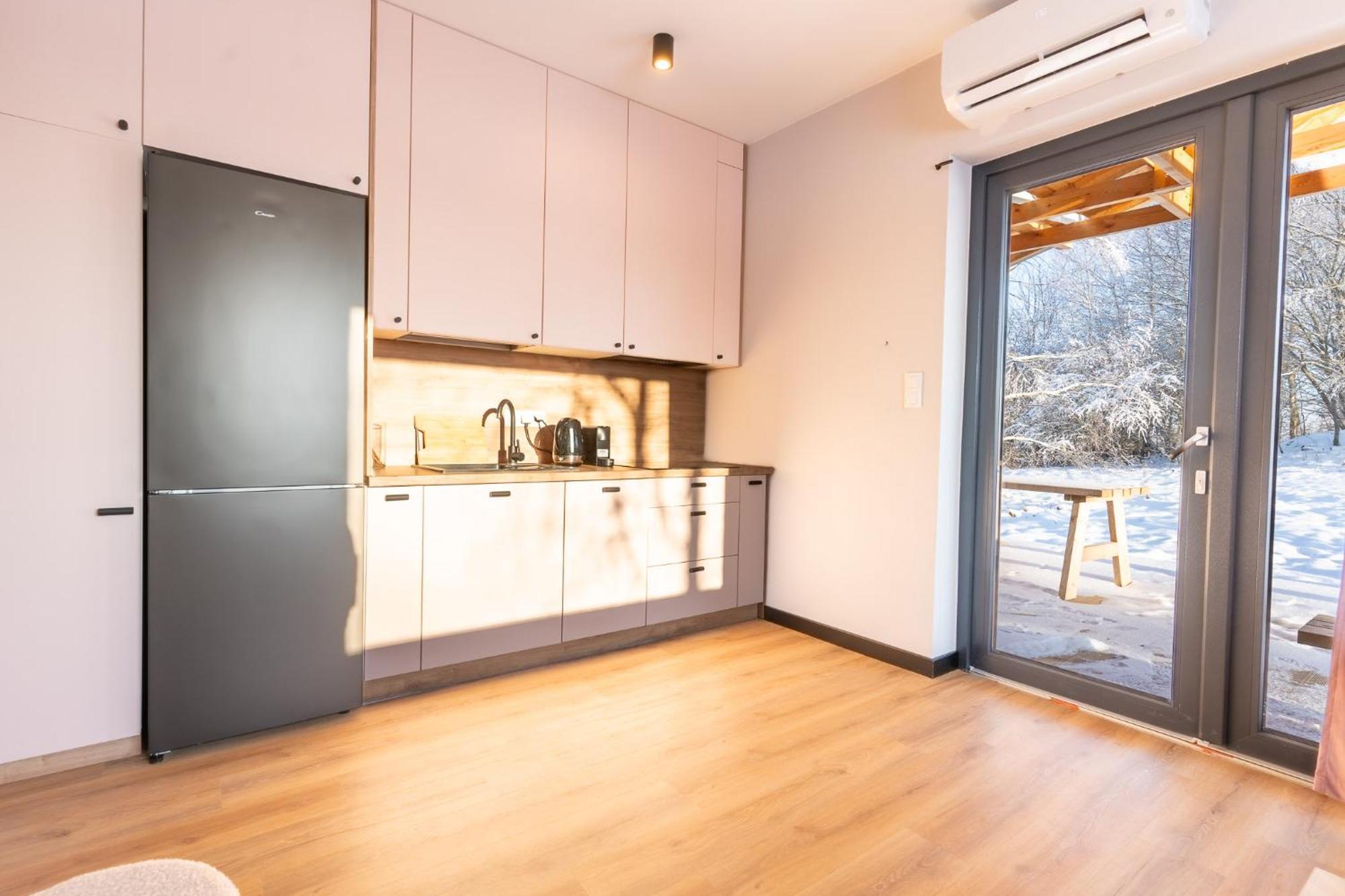 Zielona Zaba Hotel Derc Екстериор снимка